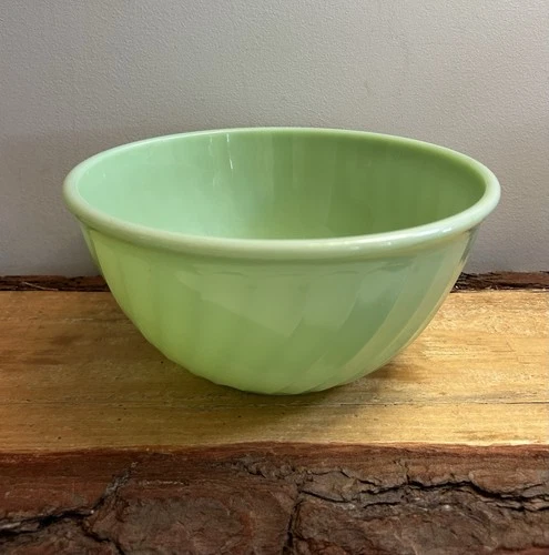Vintage FIRE KING Jadeite 9" Swirl Mixing Bowl