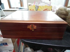 Vintage house of Windsor wooden cigar box 