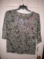 Onque Casuals Gray Print Knit Top 3/4 Sleeves With Studding S Onque Casuals Gray Print Knit Top 3/4 Sleeves With Studding S