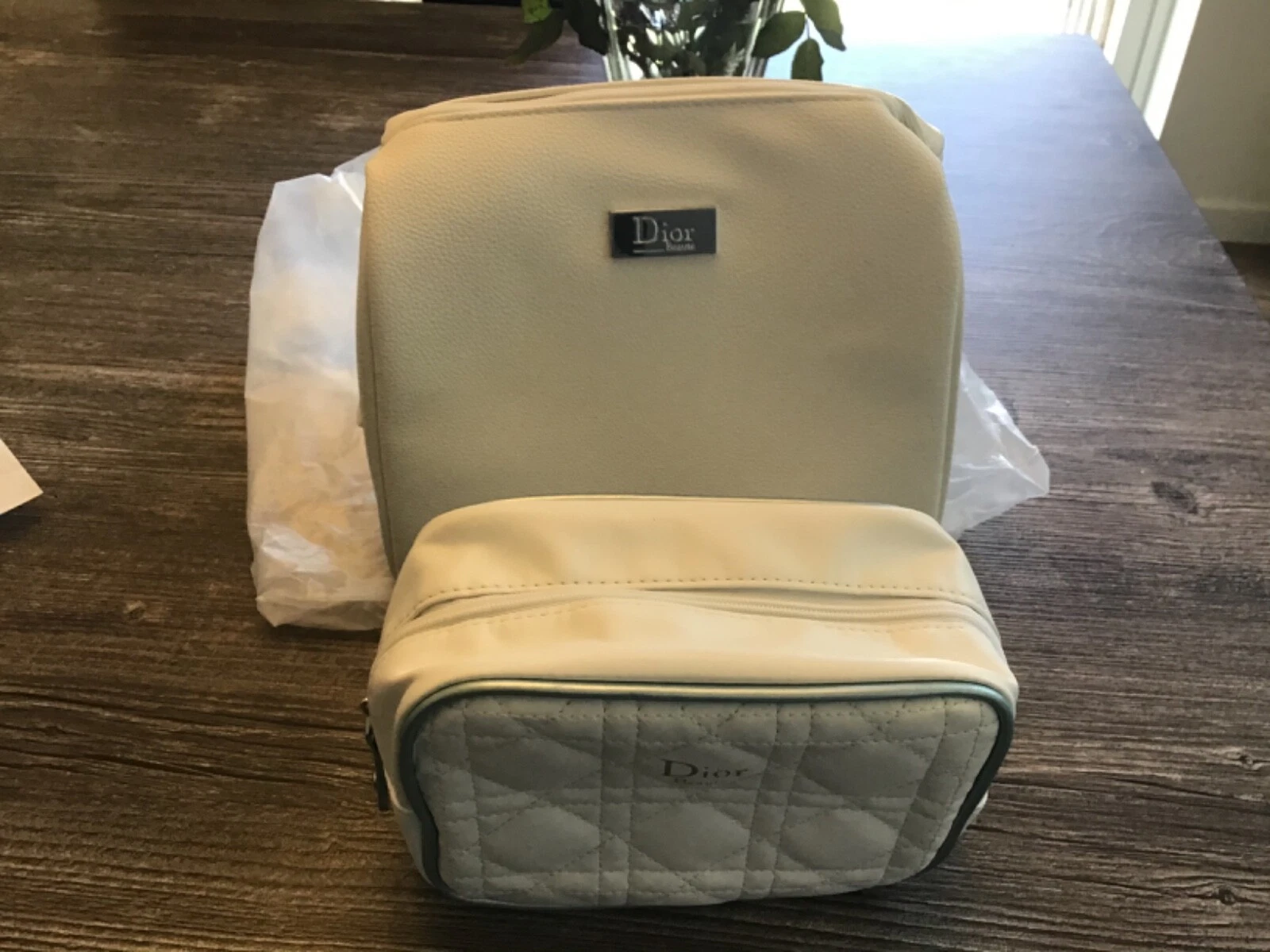 2 SACS COSMÉTIQUES AUTHENTIQUE DIOR BLANC TROUSSEAU POCHE PARFUMS NEUFS INUTILISÉS