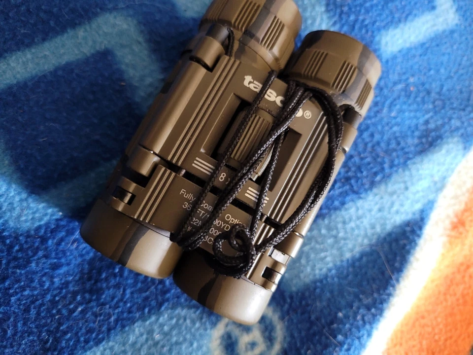 TASCO 8X21 FULLY COATED OPTICS 392 FT/ 1000 YDS #165BCR CAMO BINOCULARS - Image 3 of 3