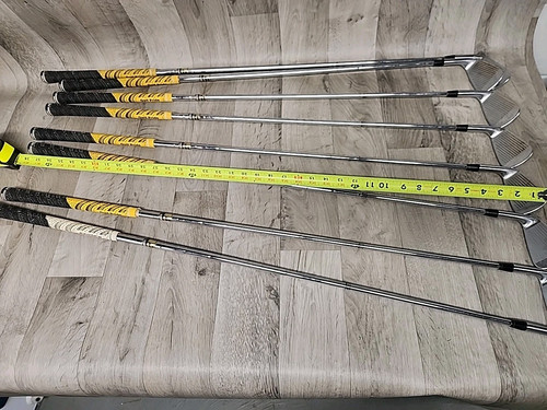 Cleveland Golf CG Tour Blades Irons 3-PW Dynamic Gold S300 - RIGHT HAND - Picture 11 of 12