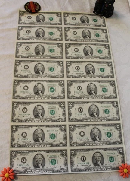 1976 $2 Bill UNCUT Uncirculated ROLLED SHEET OF 16 $2 BILLS - Image 2 of 4