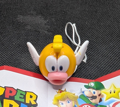 2025 Kinder Joy Super Mario USA  - VQ402A Yellow Cheep Cheep Fish toy