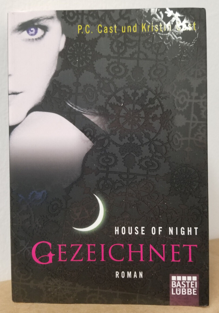 Thumbnail - Gezeichnet Von P. C. Cast (2020, Taschenbuch)