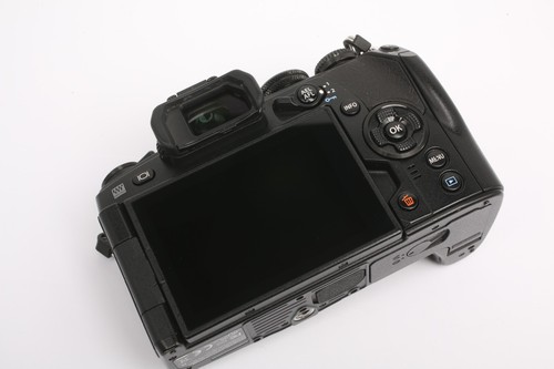 Olympus OM-D E-M1 Mark II 20.4MP Mirrorless Digital Camera Body Only Black *JPLX - Picture 15 of 15