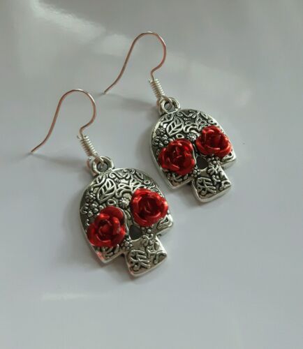 SKULL charm earrings RED ROSE hooks Silver day of the dead Halloween - Picture 1 of 2