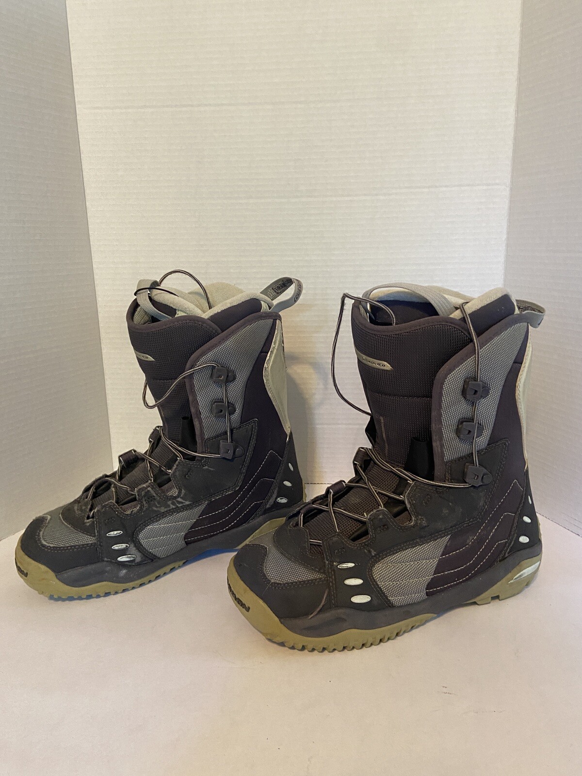 Stivali da snowboard Salomon Hiana taglia 8 colore grigio condizione usati donna