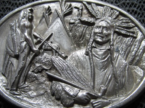 NATIVE AMERICAN CHIEF TEE PEE PEACE PIPE SCENE BELT BUCKLE! VINTAGE! RARE! 1984! - Picture 7 of 11