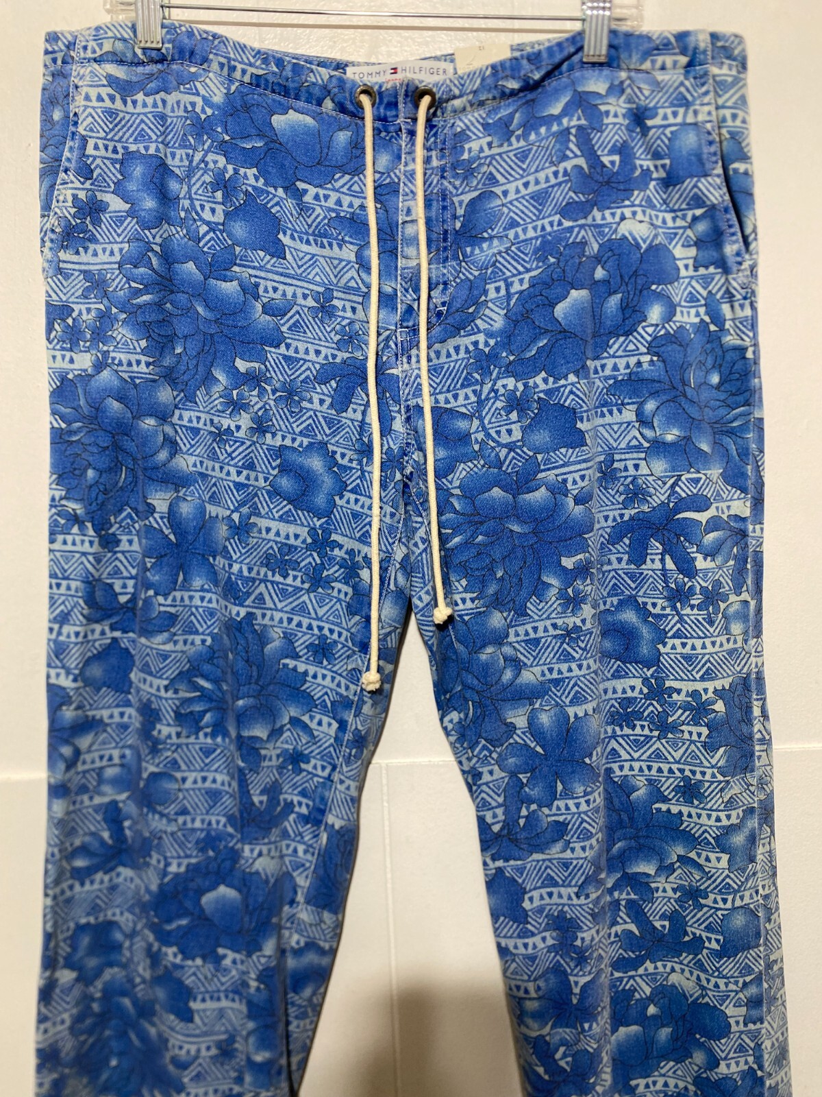Tommy Hilfiger Cropped Pants Women Size 12 Floral Print Denim Drawstring Waist thumbnail 2