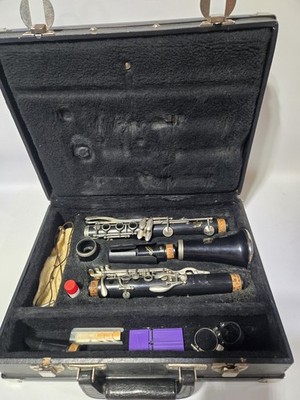 Leblanc Clarinet 7214 With Case
