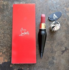 Lápiz labial mate Christian Louboutin 001M ROUGE LOUBOUTIN Rouge terciopelo ¡NUEVO EN CAJA! $105