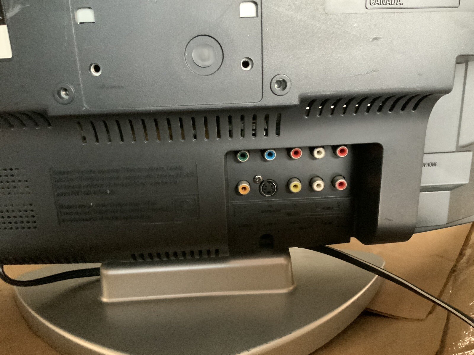 Sylvania LD155SC8 LCD TV/DVD Combo 15" Flatscreen HDTV RV small kitchen