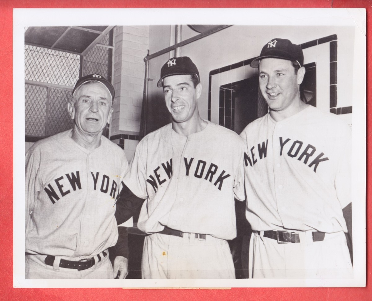 1949 YANKEES 7.25 X 9 GLOSSY JOE DiMAGGIO, CASEY STENGEL, JOE PAGE
