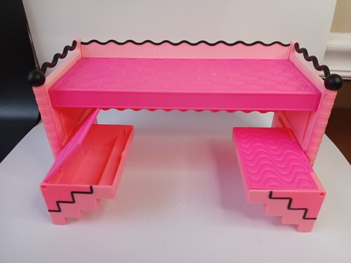 LOL House Of Surprises Dollhouse Replacement Part Bedroom Bed With Slide Outs