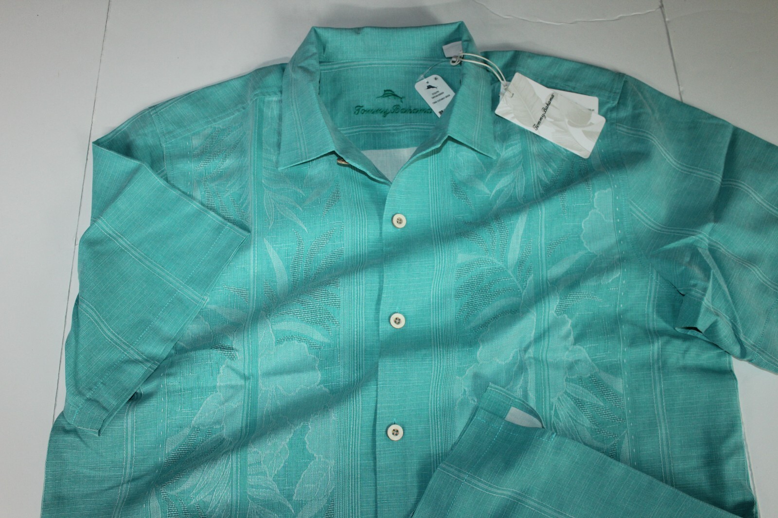 Tommy Bahama Camp Shirt Tahitian Border Castaway Embossed 100 Silk SS