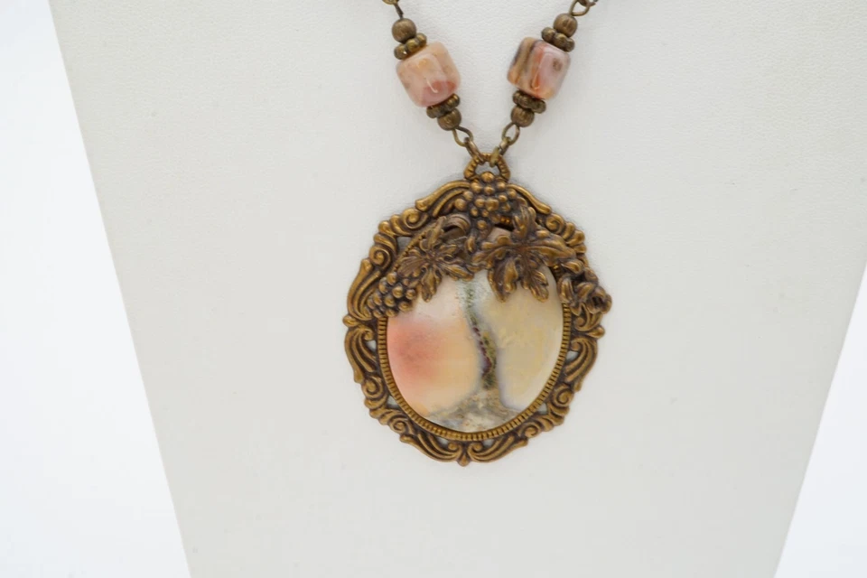 Collar de cuentas tono latón ágata racimo de uva 23" Foto 2 de 4