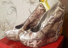 New Size 6.5  Carlos Santana Faux Snake Print Wedge High Heels 