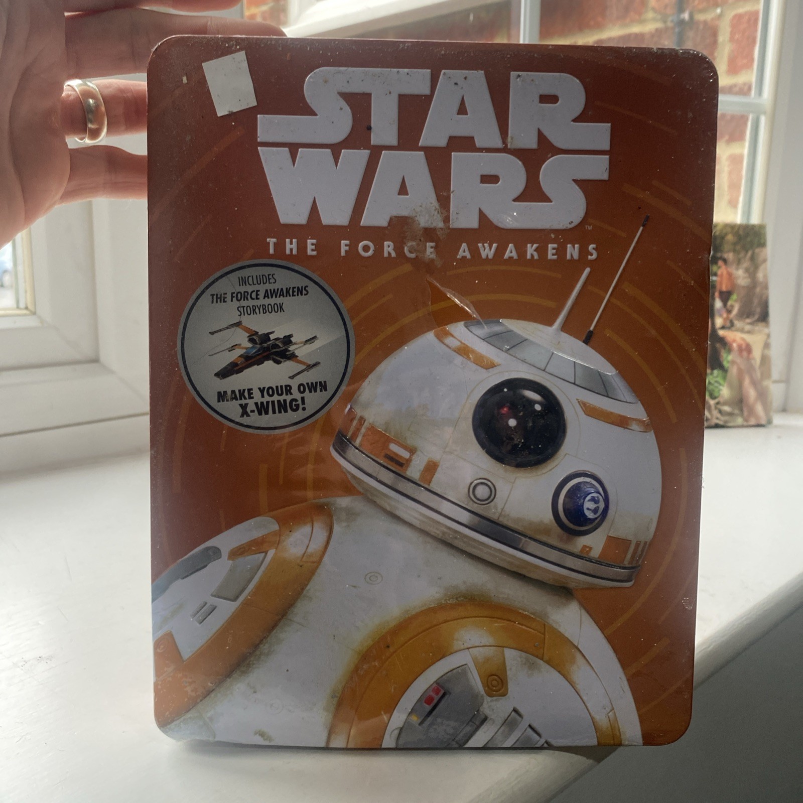 Official Star Wars: The Force Awakens Collectable Tin Brand New Complete