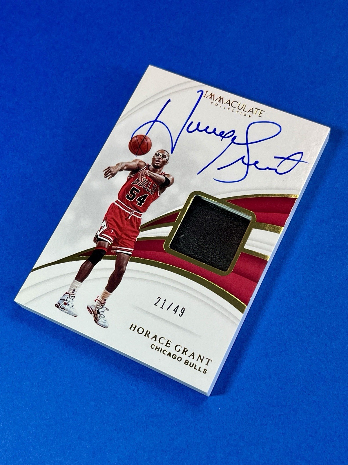 2018-19 Immaculate Horace Grant Game Used Shoe Sneaker Auto 21/49 Bulls view 3