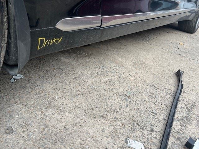 2018 G80 Rocker Panel Moulding Driver Side 332618 Left OEM