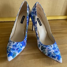 Nine West NEW Women's Floral Print Tatiana Pump Size 9.5M Blue And White