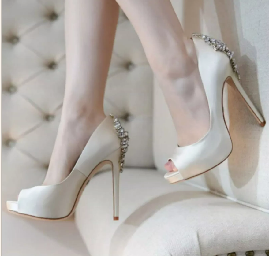 Badgley Mischka Womens Ivory Satin Rhinestone Wedding Shoes High