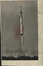 1961 Press Photo Freedom 7 Mercury Redstone Rocket mid-launch, Cape Canaveral FL
