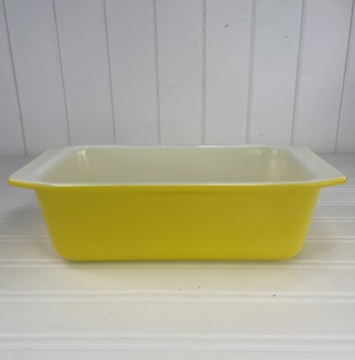 Vintage Pyrex 913 Loaf Pan Lemon Yellow Ovenware Dish USA 8 1/2 x 4 1/2 x 2 1/2