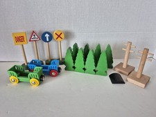 Wooden Railway Green Trees BRIO Street Signs Thomas Compatible Train Cars Lot
