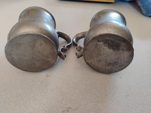 Tazza vintage in peltro Queen Anne Steins set di 2 manico decorativo usata - Foto 6 di 6