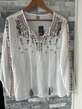 Women RAJ NWT Blouse Embroidered Bohemian Tasseled Long Sleeve-White Floral-XL