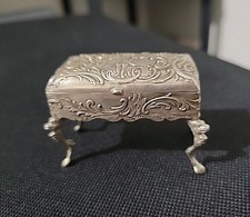Rara D'Epoca Tedesco Hanau 800 Argento Miniatura Tavolo Tabacchiera a Sbalzo
