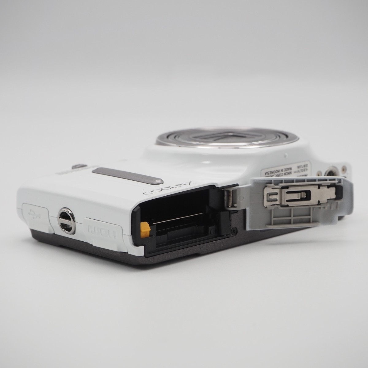 N Mint] Nikon COOLPIX S9600 White Digital Camera 16.0MP 22x
