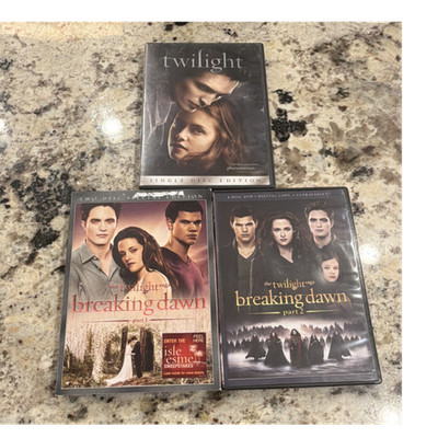 Twilight Saga Breaking Dawn Part 1 & 2 DVD Set Special Features Summit Drama