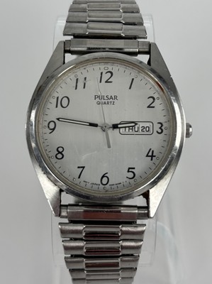 Vtg Pulsar Quartz Wristwatch Date GITD V533-9a00 Japan Movt. U5 Vtg Pulsar Quartz Wristwatch Date GITD V533-9a00 Japan Movt. U5