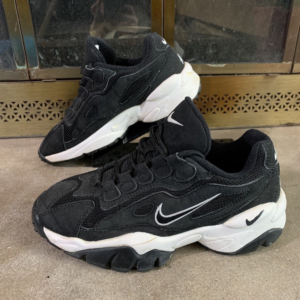 Vintage Nike Air Shoes Mens Size 8 Black White 674112-011-00