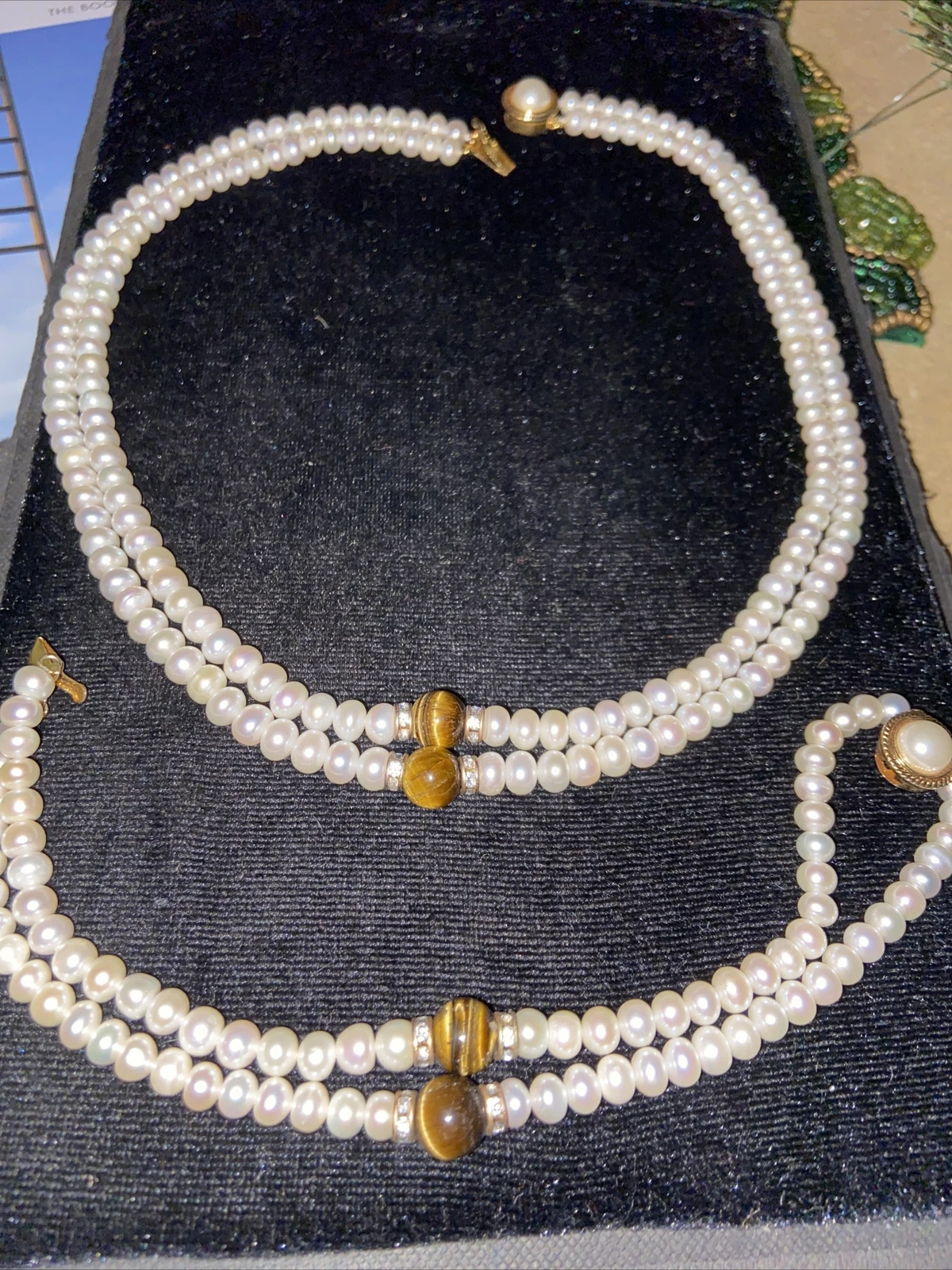 OFF WHITE COLLANA DI PERLE BIANCHE OFF CON ACCENTO GEMMA OCCHIO DI TIGRE con bracciale abbinato