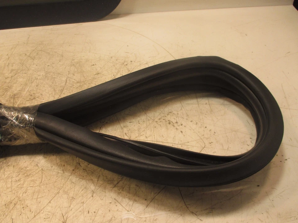 Mitsubishi Galant ES 2011 OEM sello de puerta de pasajero trasero goma resistente al clima  Foto 2 de 4