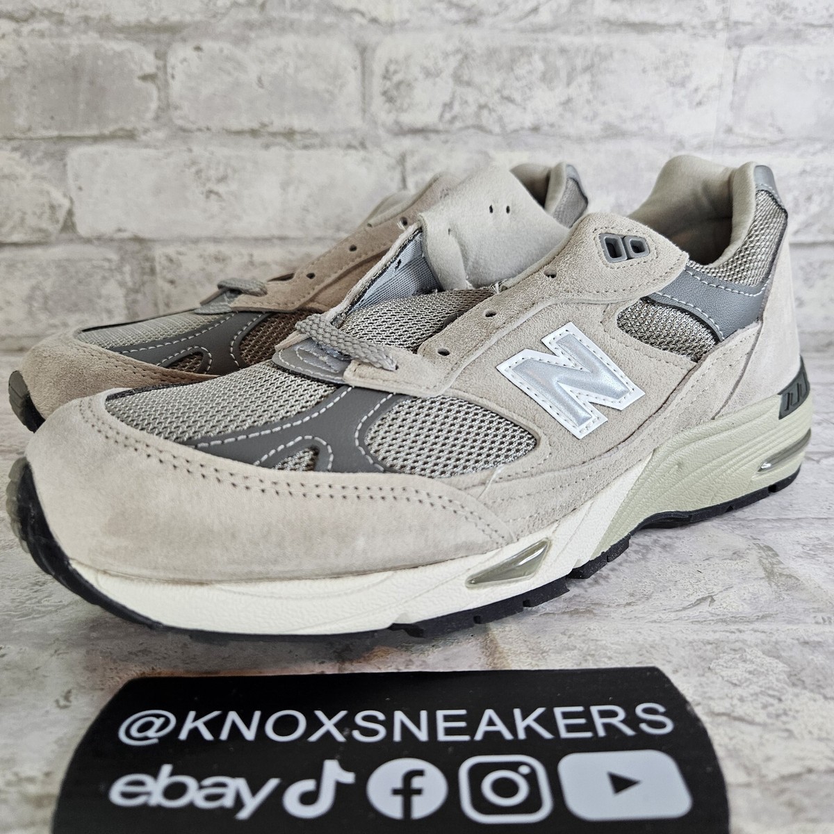 New Balance 991 Made in UK Grey White Sneaker W991GL Women's New Balance 991 Made in UK Grey White Sneaker W991GL Women's