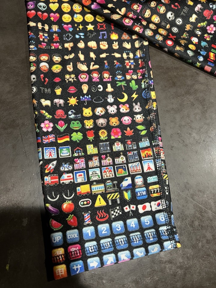 Zara Terez NWT Womens Size S Black Emoji Print Capri Leggings Pull On ...