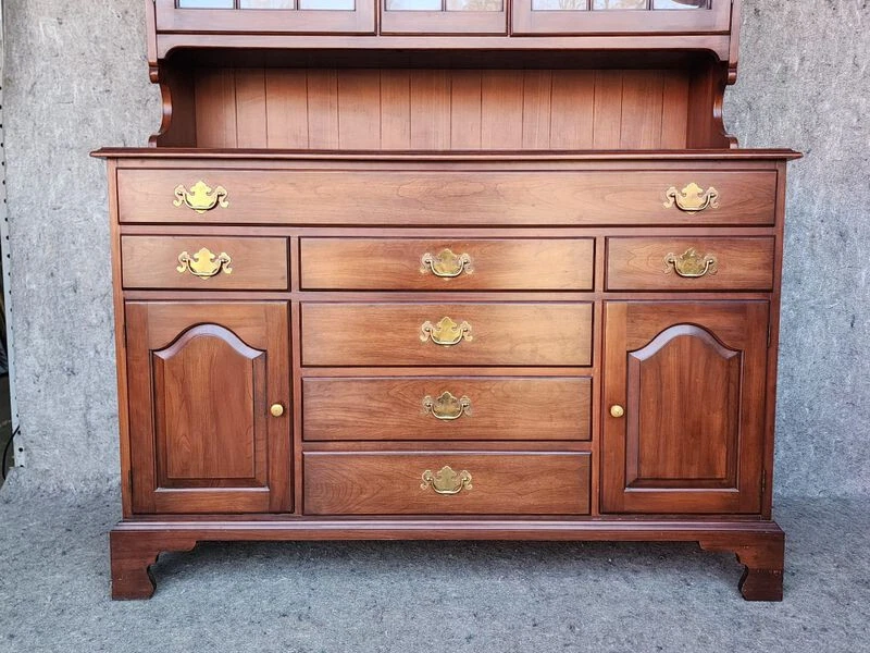 Henkel Harris American Colonial Cherry Wood Sideboard Buffet With Hutch Top - Image 2 of 4