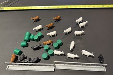 1:64 20x Red Angus Cows, Feeders, Bales Feed ...