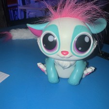Lil Gleemerz AMIGLOW Blue Talking Lemur Figure with Sounds  Light Up Tail GCN63