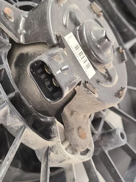 Conjunto de ventilador de motor ventilador de radiador Chevrolet Malibu 2004-2012 15788745 Foto 4 de 4