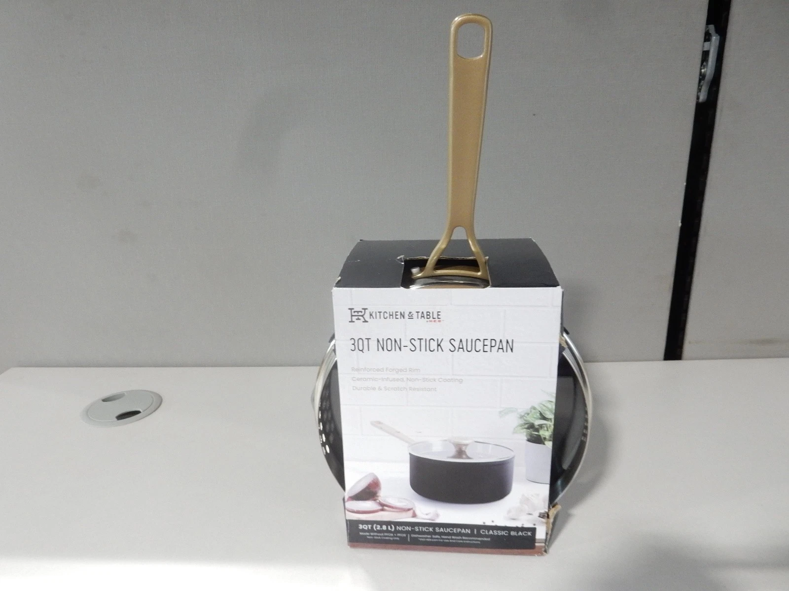 Kitchen & Table by HEB Non-Stick Sauce Pan 3QT Classic Black