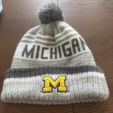 Michigan Wolverines White And Grey knit beanie