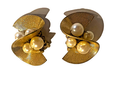 Spectacular Vintage Signed Miriam Haskell 1960s Gold Tone & Pearl Earrings