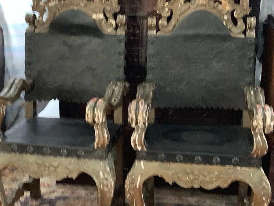 Sillas de comedor antiguas coloniales españolas del siglo XVII de cuero tronos Foto 4 de 4