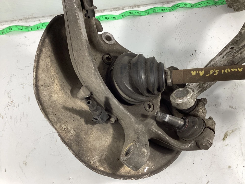 Audi S5 2008-2012 eje trasero derecho CV medio eje con eje nudillo OEM. Foto 3 de 4